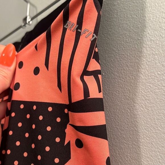 Nike Pro Dri-Fit Women's Athletic Geometric Pattern Crop Leggings - Picture 5 of 6